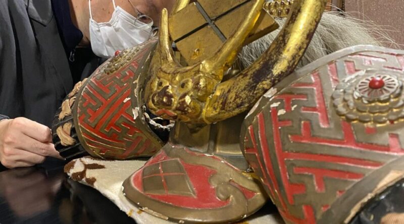 江戸時代の山車人形「武田信玄」「太公望」の躯体などを修繕する